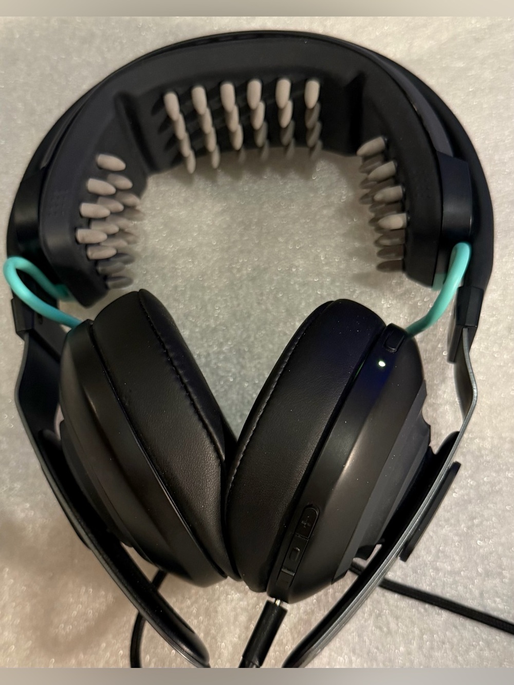 Halo Over-Ear Headphones - Black
